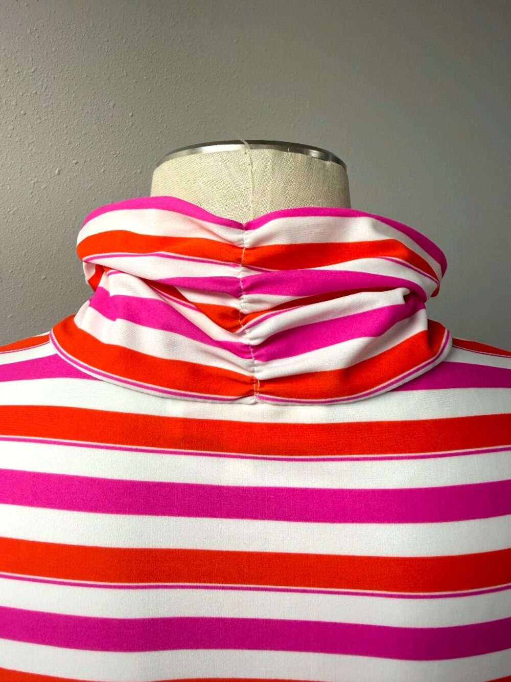 Jude Connally Quarter-zip Activewear Pullover - Picture 7 of 12
